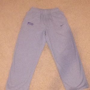 Nike Sweatpants. Size L. Gray.
